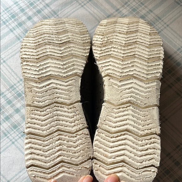 OTBT Olive Green Khora Sneakers with Textured Design - Picture 6 of 6